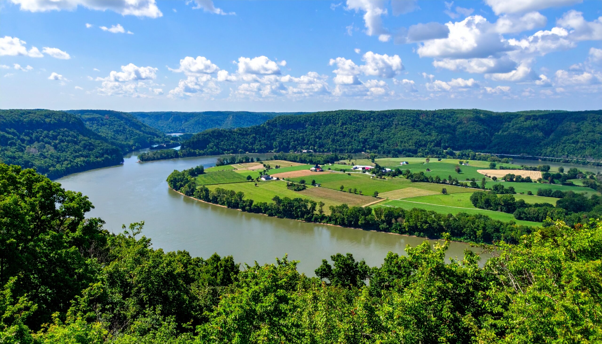 The Mechanics of Guerilla Iconography: Analyzing the Trump-Epstein Statue in Washington DC